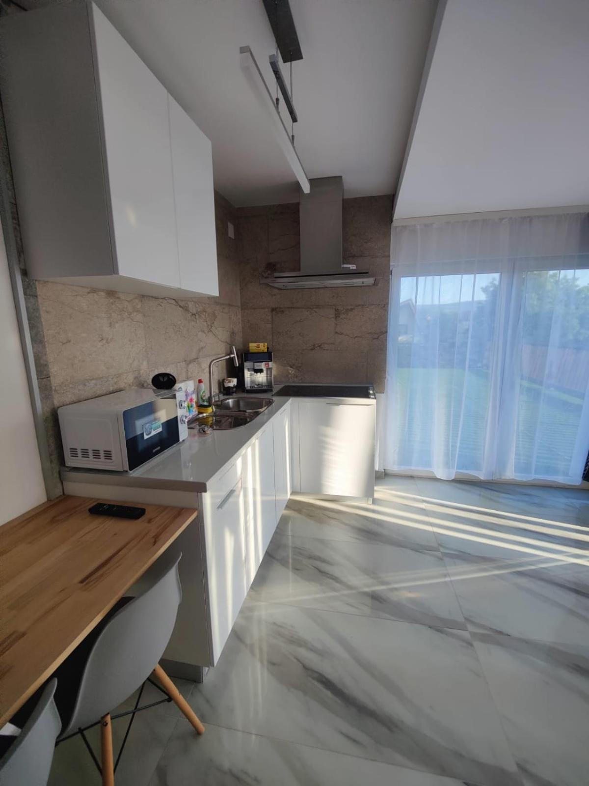 Luxus Cluj Airport Apartments Cluj-Napoca Exterior foto