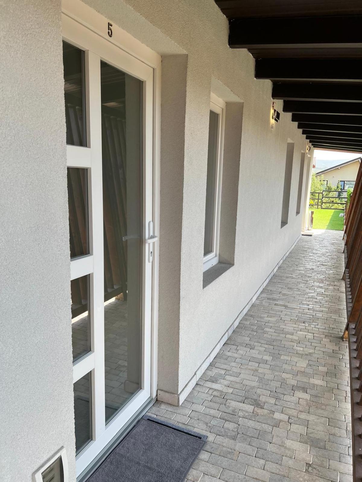 Luxus Cluj Airport Apartments Cluj-Napoca Exterior foto