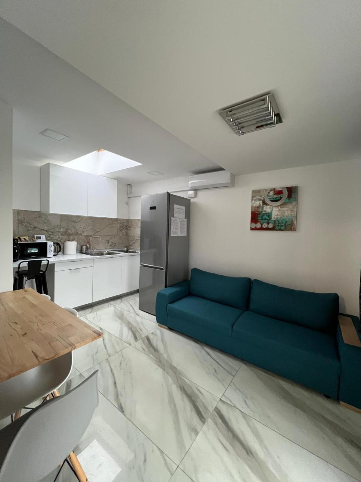 Luxus Cluj Airport Apartments Cluj-Napoca Exterior foto